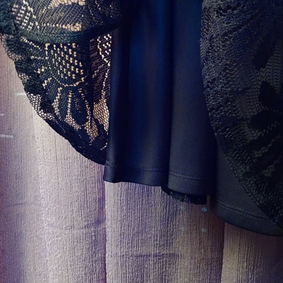 LA Hearts Black Lace Skirt - Picture 3 of 6